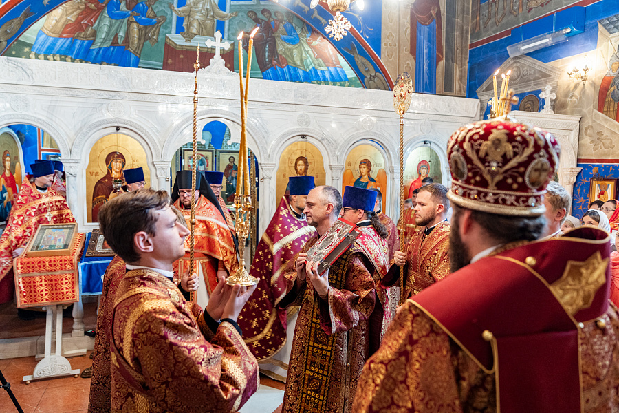 Архиерейское богослужение в храме великомученицы Марины посёлка Битца Ленинского г.о.